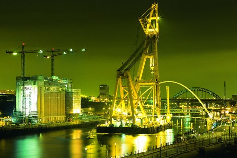 gmb_lifting_crane_night_keith_paisley_775.jpg