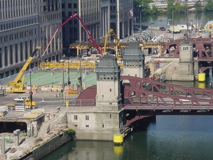wacker_LaSalle_to_Wells__June2001_775.jpg